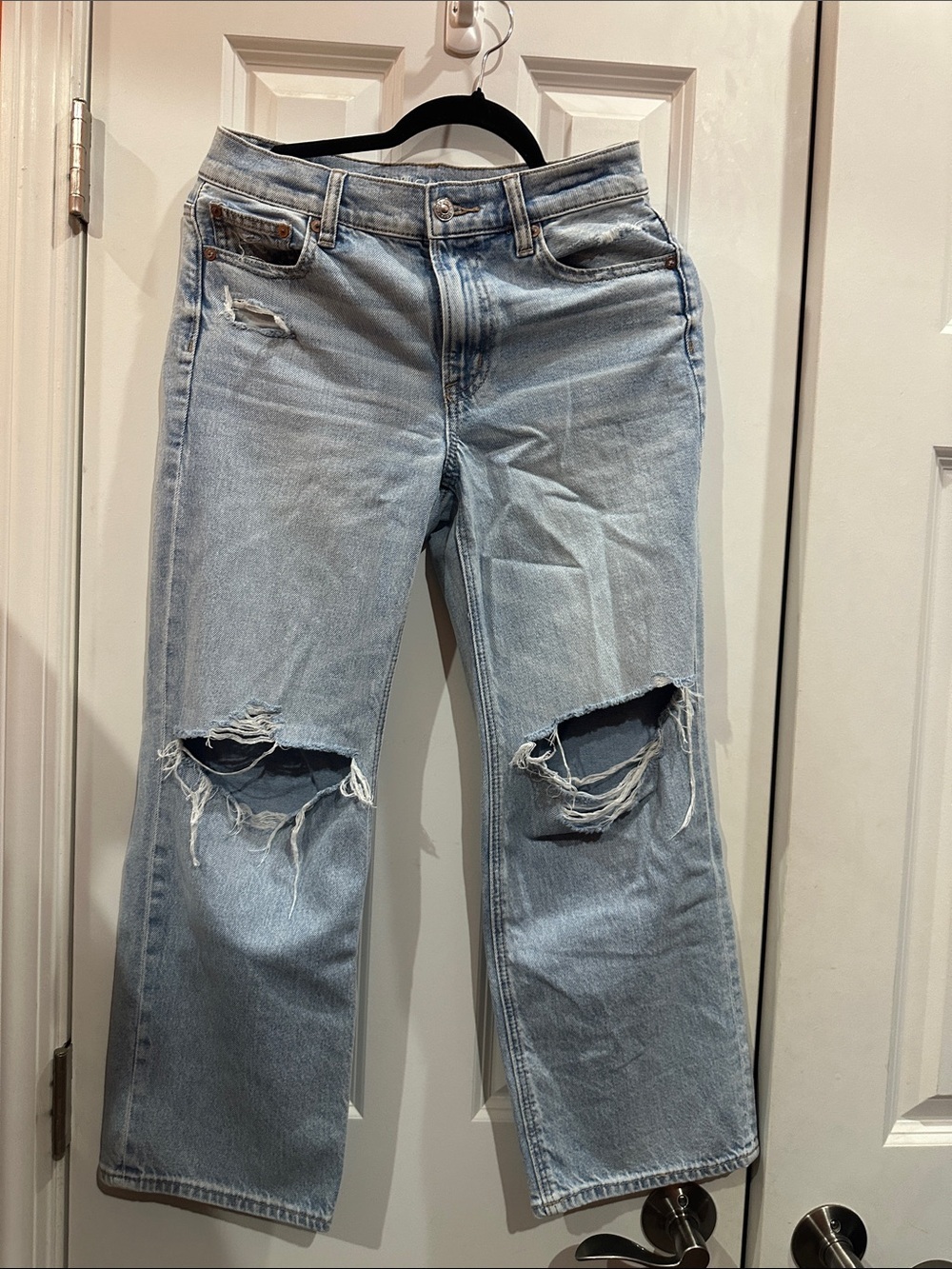 NWOT American Eagle Outfitters Light Blue Ripped Straight Leg Jeans size 0 - Picture 5 of 9